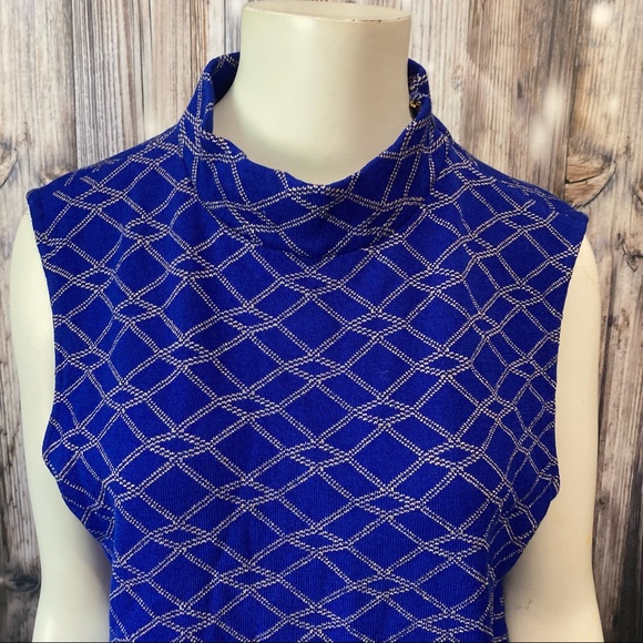 St.John Blouse - Picture 2 of 6